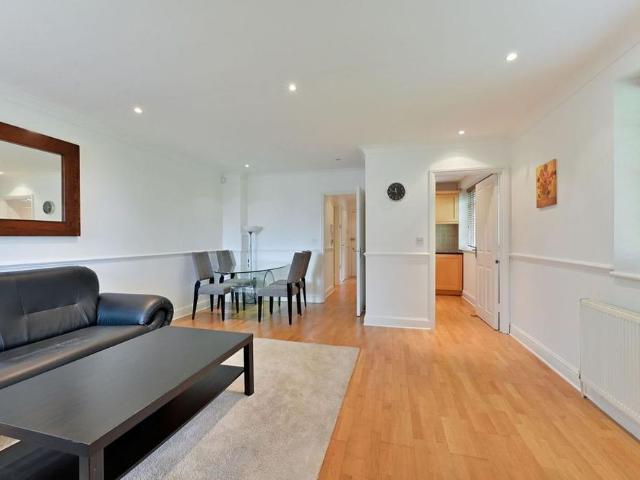 Apartment for rent in Putney, Greater London