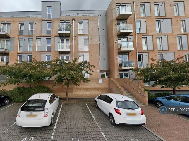 Flat for rent in London Borough of Hounslow, Greater London