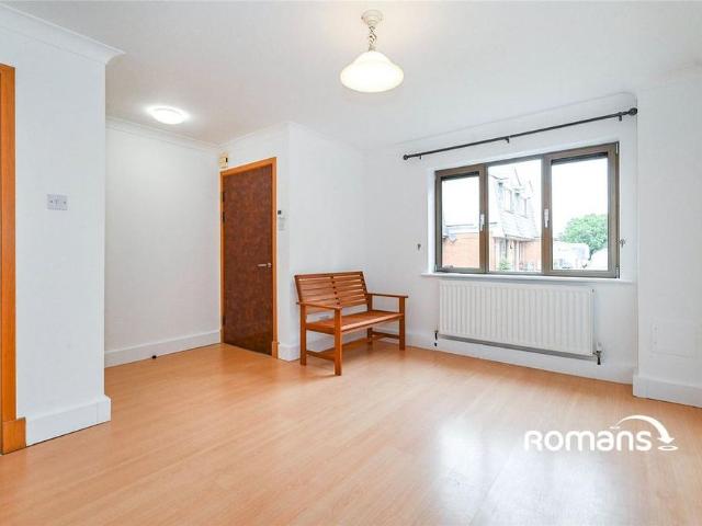 Apartment for rent in Amen Corner, Binfield
