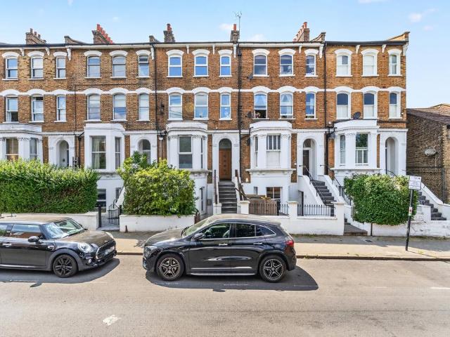 Flat for rent in Balham, Greater London