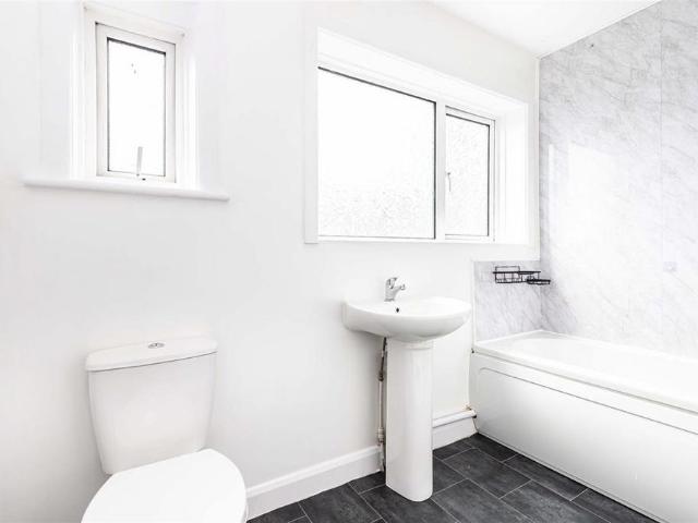 Apartment for rent in Throop, Bournemouth