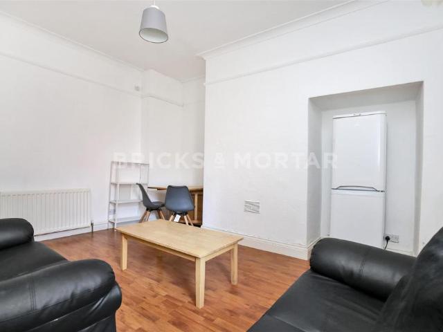 Flat for rent in Sandyford, Isle Of Man