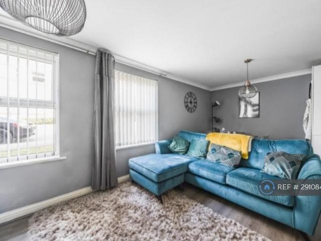 Flat for rent in Redhouse, Abbey Mead
