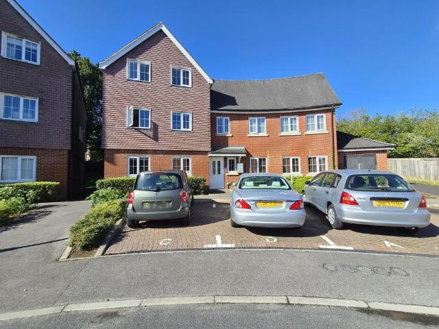 Flat for rent in Hedge End, Helford