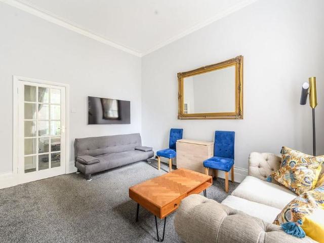 Apartment for rent in Lot's Village, Greater London