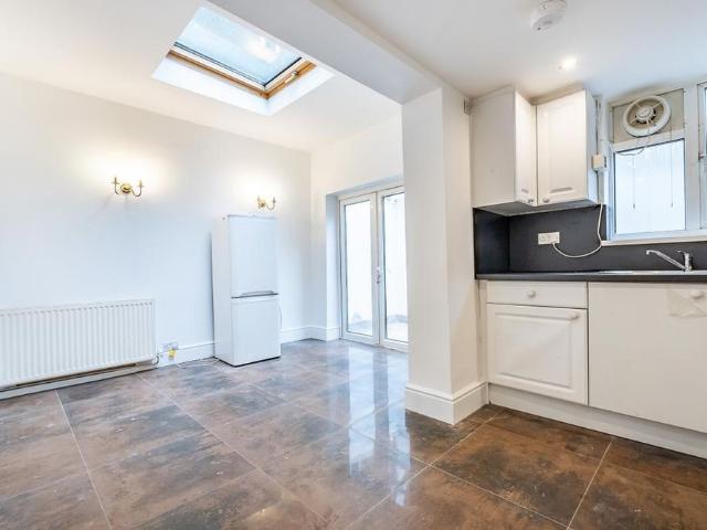 Apartment for rent in London Borough of Hammersmith and Fulham, Greater London