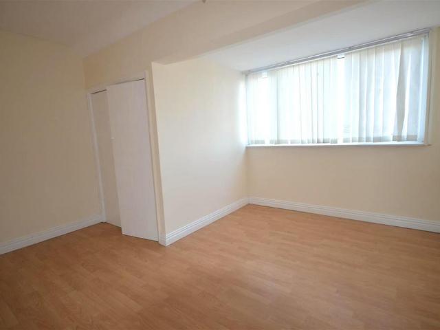 Apartment for rent in Wheldon, Wakefield