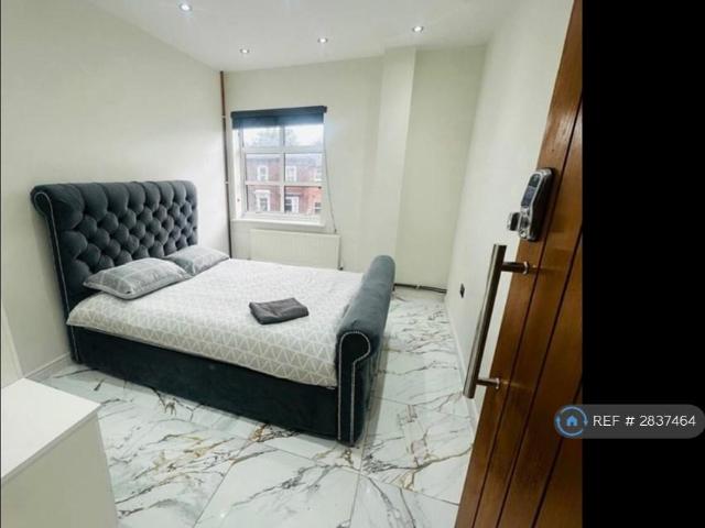 Flat for rent in Horninglow and Eton, Beamhurst