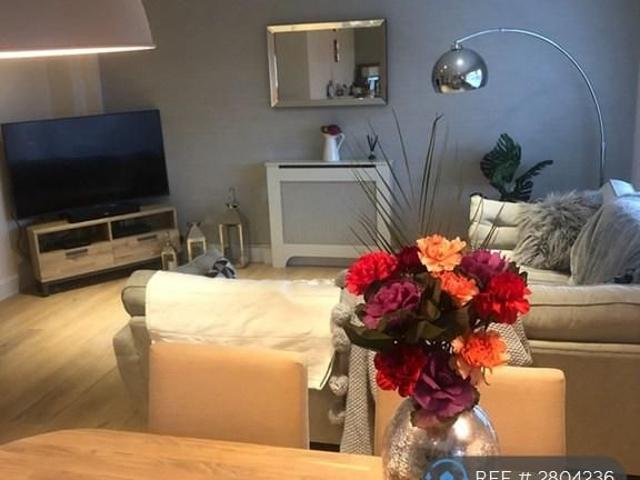 Apartment for rent in London Borough of Croydon, Forestdale