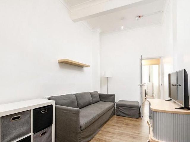 Apartment for rent in Chalk Farm, Greater London