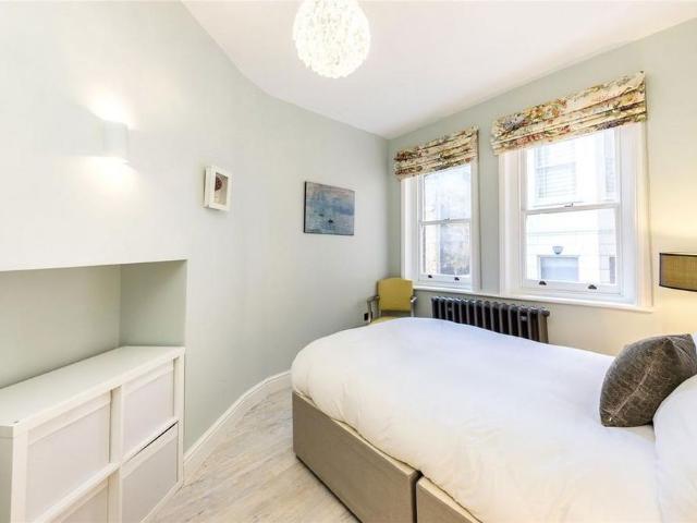 Apartment for rent in Brompton, Greater London