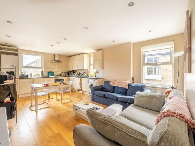 Apartment for rent in Streatham Hill, Greater London