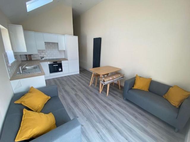 Apartment for rent in Falcon Lodge, Wales