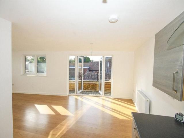 Apartment for rent in Regent Quay, Oad Street