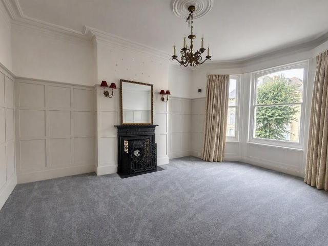 Apartment for rent in Aldrington