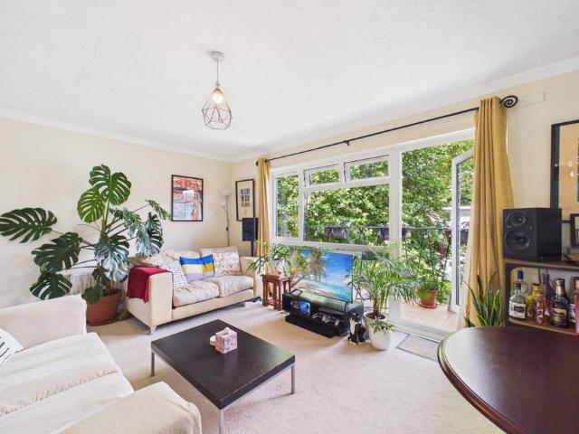 Flat for rent in Earley
