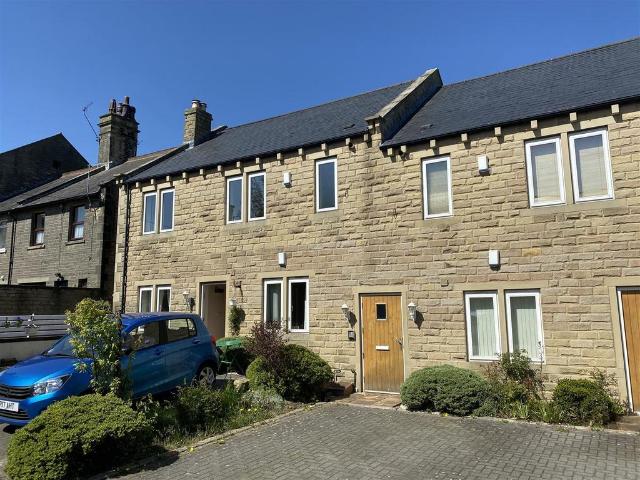 Flat for rent in Meltham, West Yorkshire
