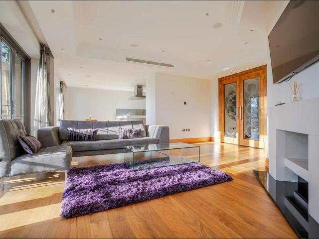 Apartment for rent in Sunningdale