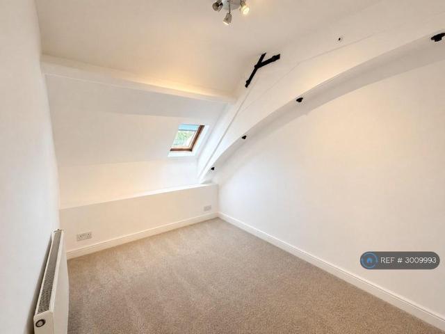 Apartment for rent in Hove Edge, Hipperholme