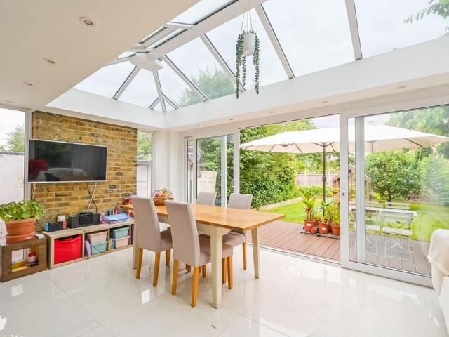 Apartment for rent in Palmers Green, Greater London