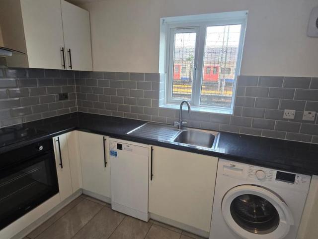 Flat for rent in Thames View, Greater London