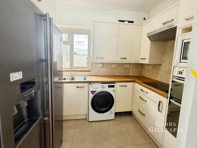 Flat for rent in Gerrards Cross, Denham