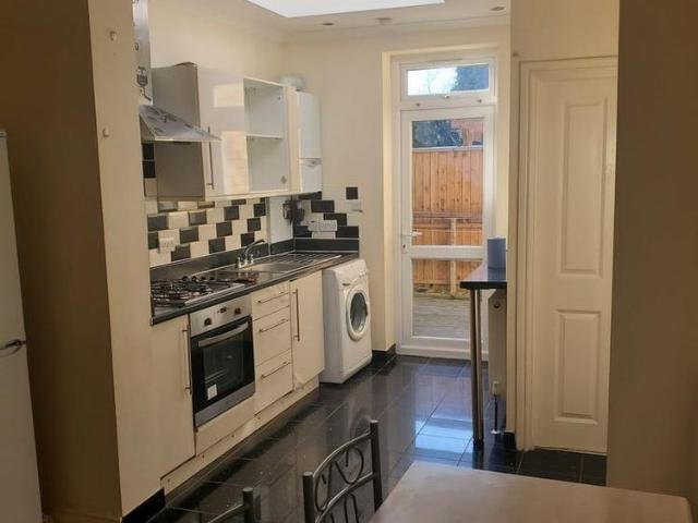 Apartment for rent in Little Ilford, Greater London
