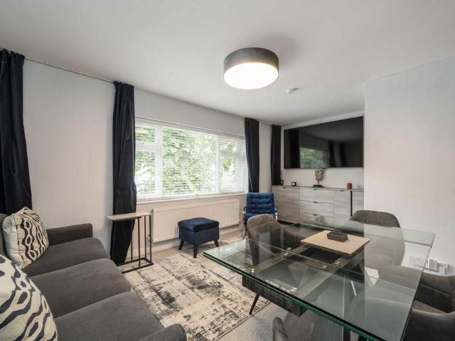 Apartment for rent in London Borough of Hounslow, Strand