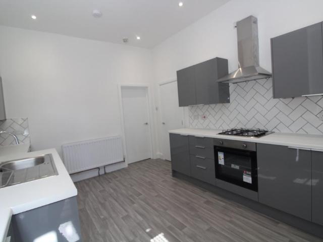Flat for rent in Penylan, Falcon Lodge