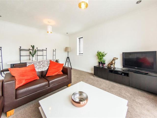 Apartment for rent in Nangreaves, Wales