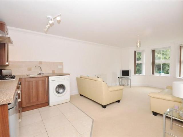 Apartment for rent in Charminster, Bournemouth