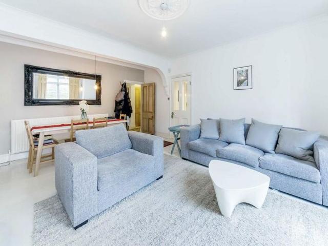 Apartment for rent in Holloway, Greater London