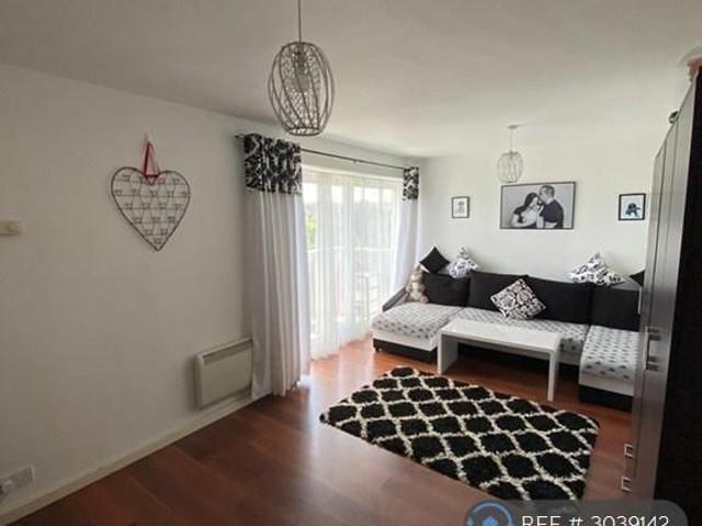 Apartment for rent in Carshalton Beeches, Greater London