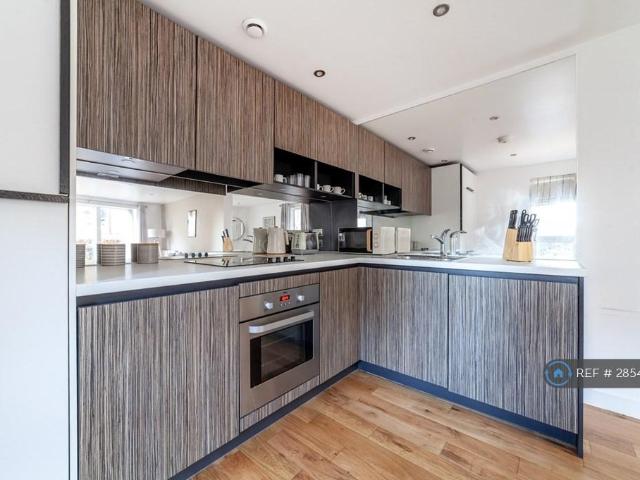 Flat for rent in London Borough of Lewisham, Deptford
