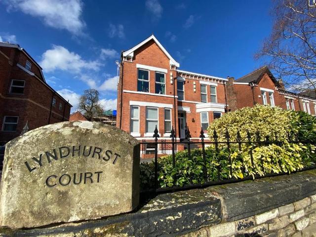 Flat for rent in Chorlton-cum-Hardy, Manchester