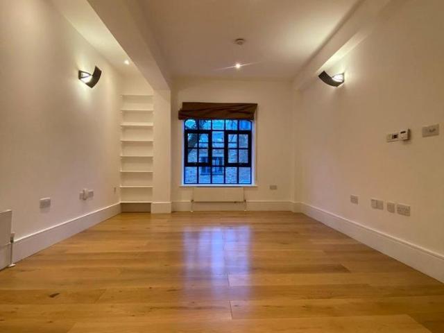 Apartment for rent in Barnsbury, Greater London