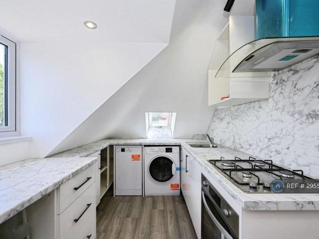 Apartment for rent in Ewell, Surrey