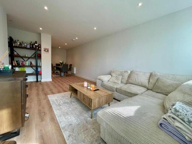 Apartment for rent in Lansdowne, Springbourne