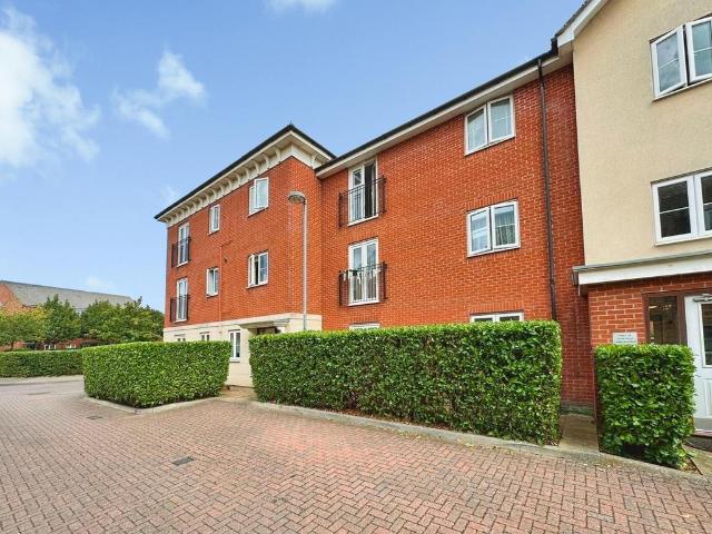 Flat for rent in Kingswood, North Watford