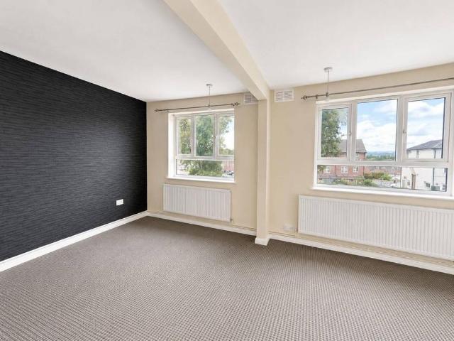 Apartment for rent in Dixons Green, West Midlands