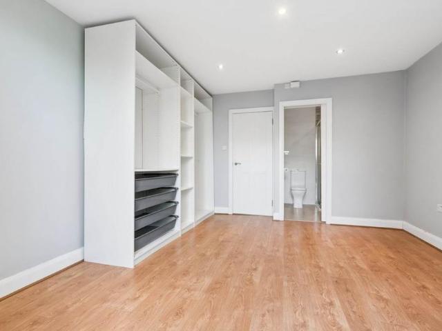 Apartment for rent in Dulwich Village, Greater London