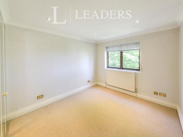 Apartment for rent in St Albans, Five Acres