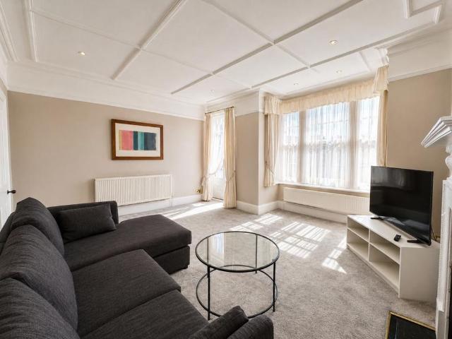 Apartment for rent in Upton, Acol