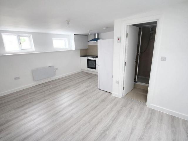 Apartment for rent in London Borough of Hillingdon, Greater London
