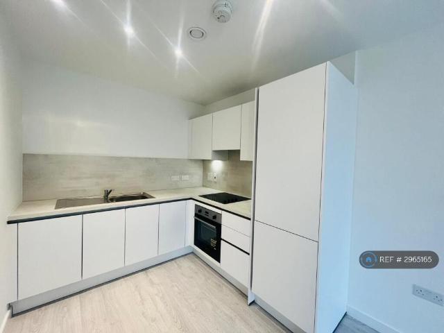 Flat for rent in Hayes, Greater London