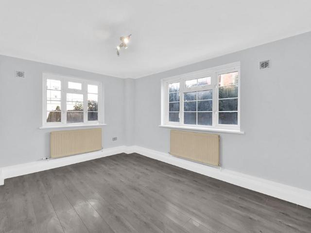 Flat for rent in Cricklewood, Greater London