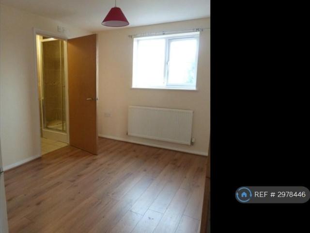 Flat for rent in Caldermill, East Midlands
