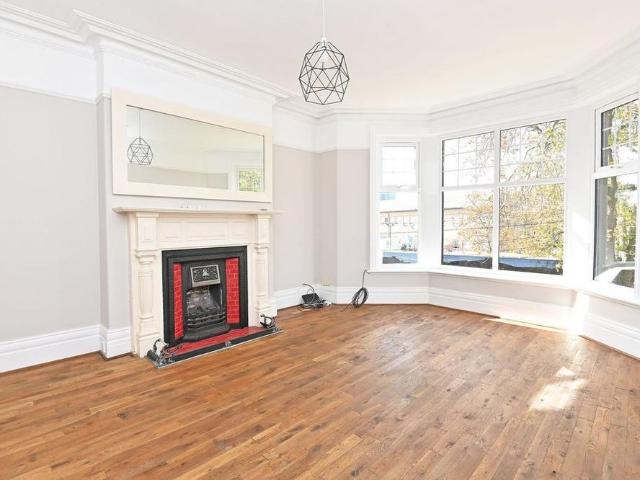 Apartment for rent in Hookstone, Harrogate