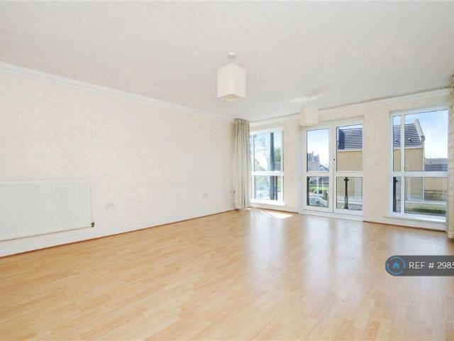 Apartment for rent in Widmore, Greater London