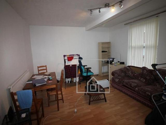 Apartment for rent in Hyde Park, West Yorkshire